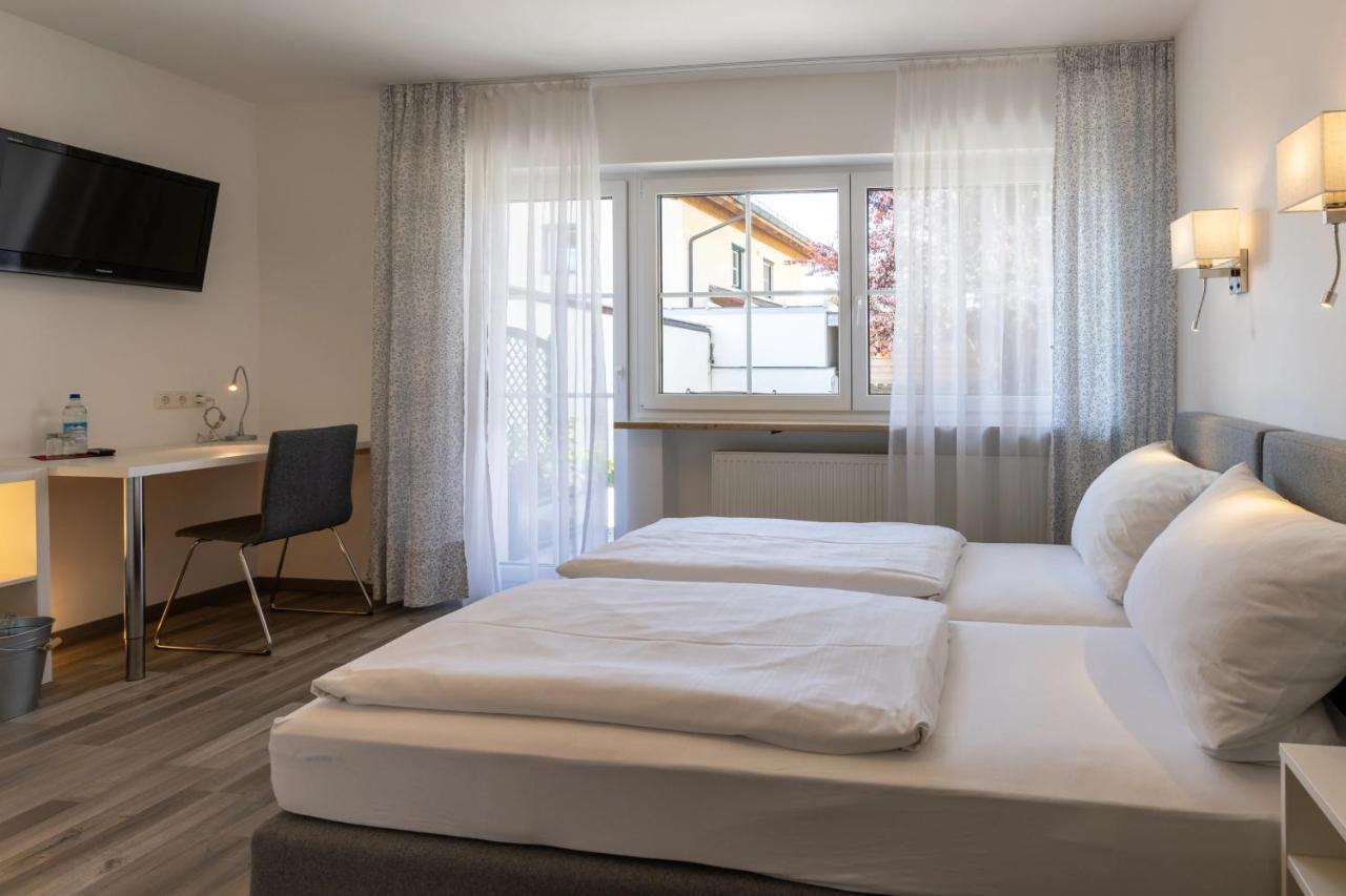 Gaestehaus Guggenberger Hohenkirchen Siegertsbrunn Bagian luar foto